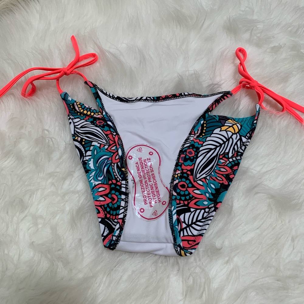 Abstract Flower Bikini - Picture 4 of 4